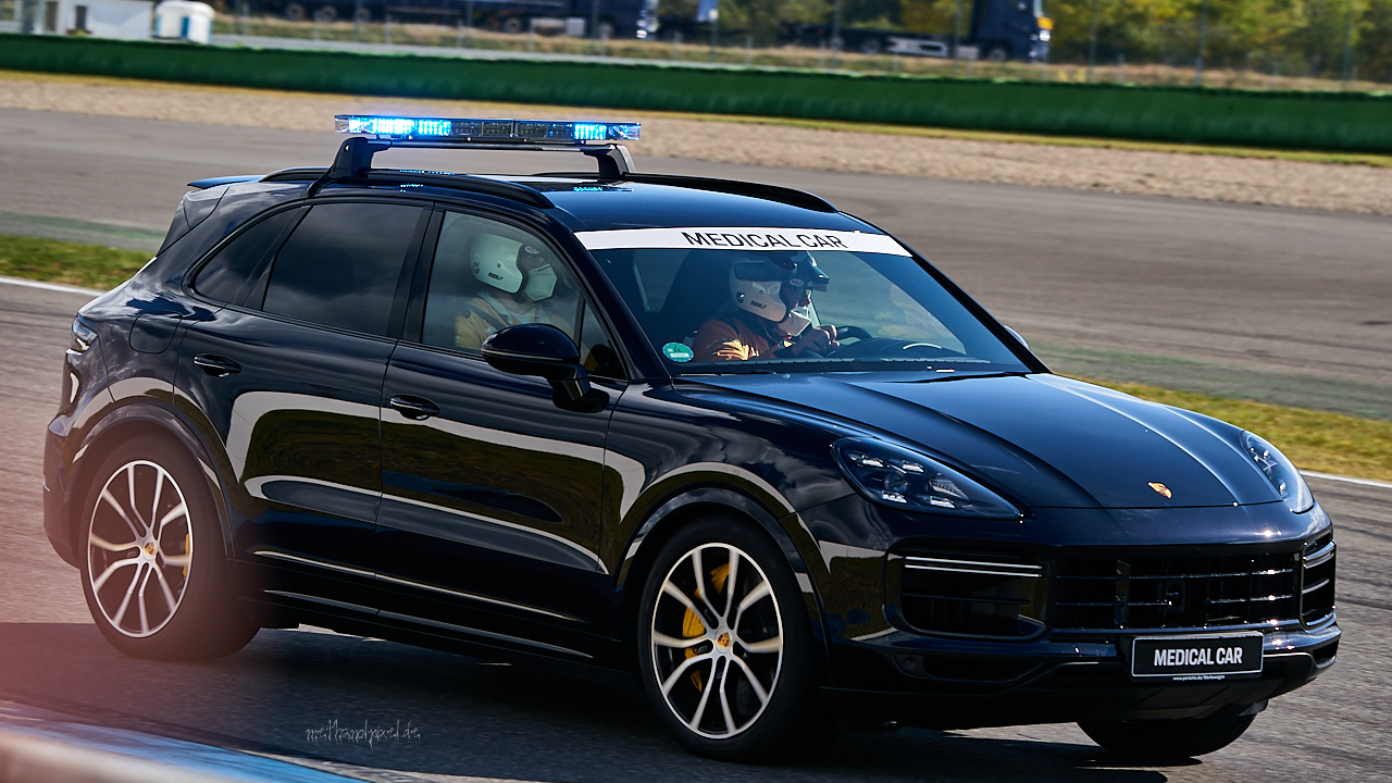 A9 01285  1280 medcar